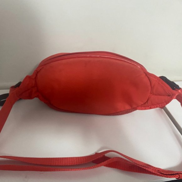Lululemon All Hours Belt Bag Carnation Red - Picture 6 of 8